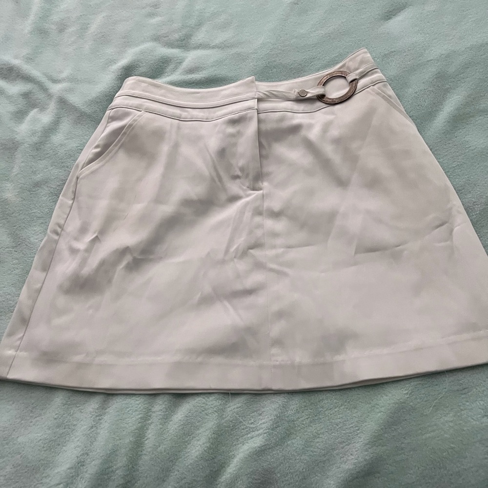 Isisport White Skort